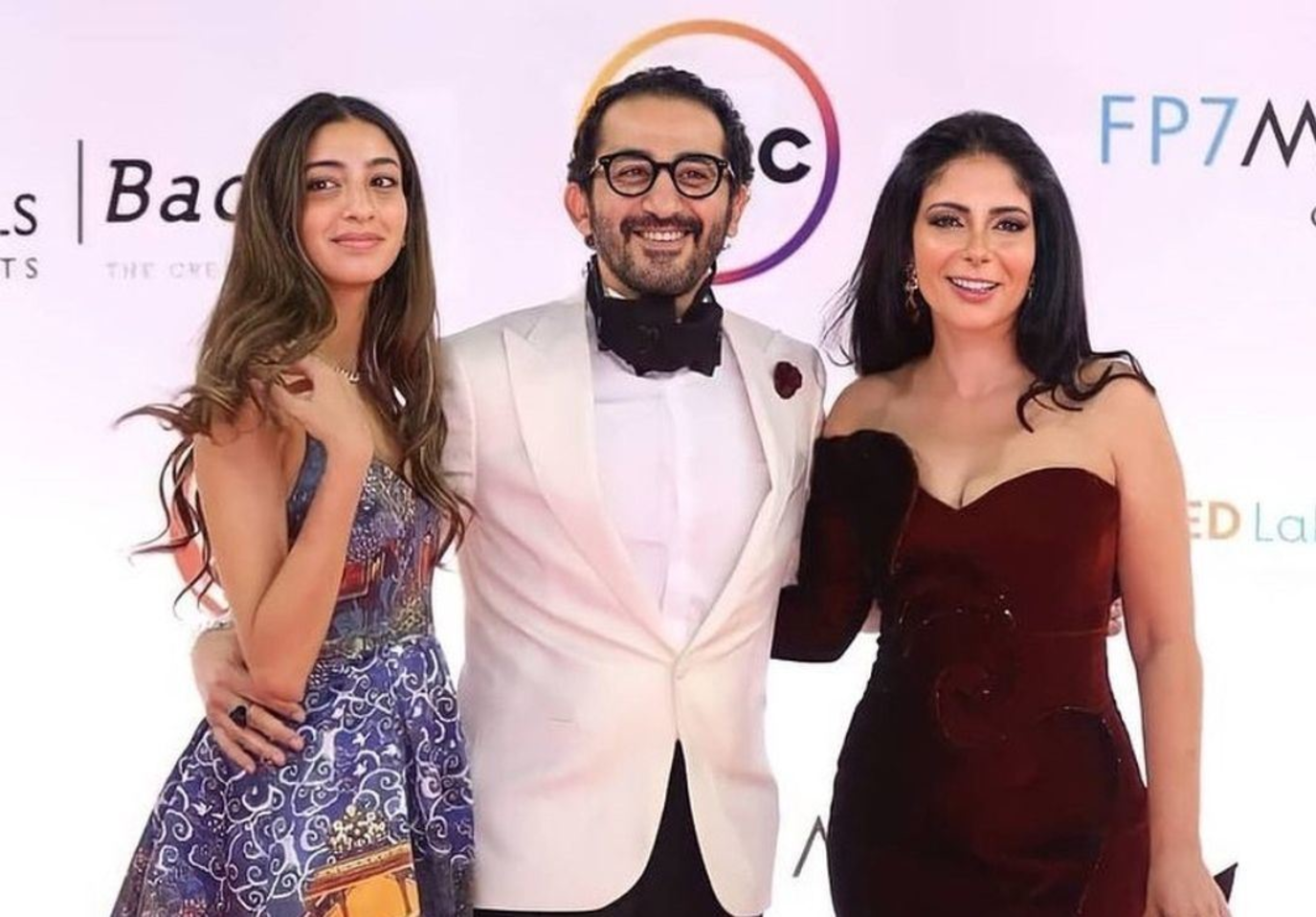 على منصة أجنبية.. ماذا قالت لي لي أحمد حلمي بشكل عفوي عن مصر